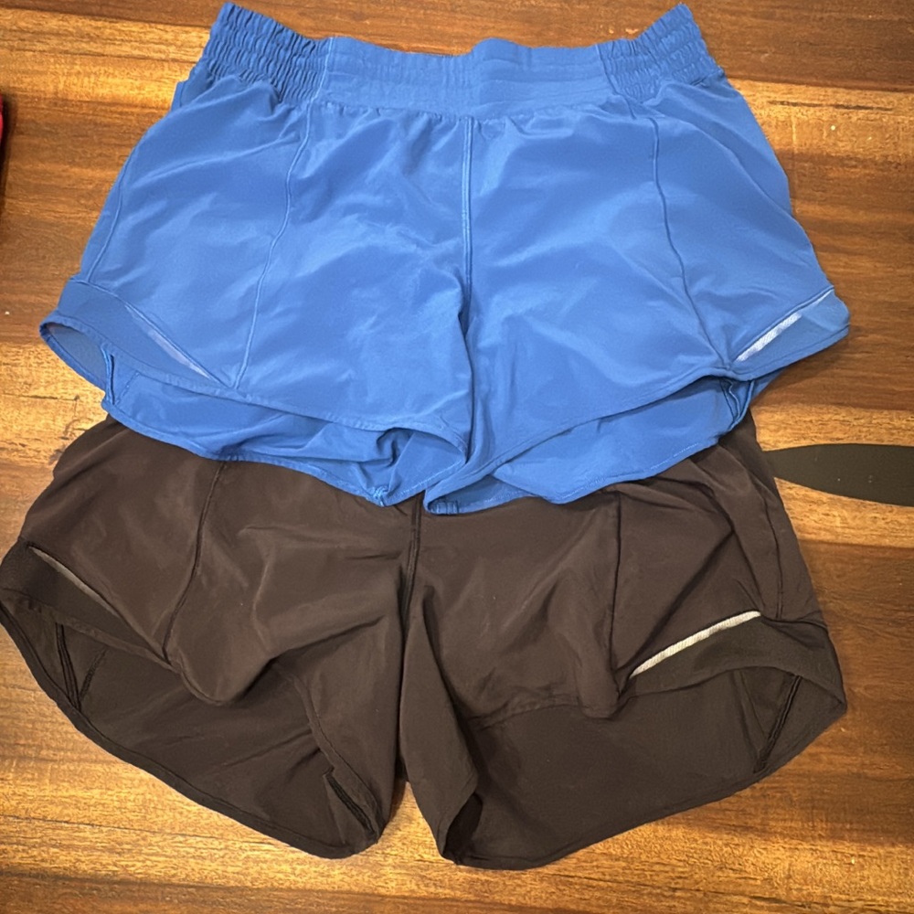 Lululemon Hotty Hot High-Rise Lined
Short 4" size 10